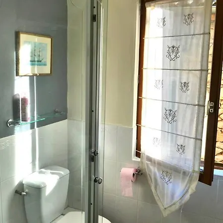 Town House, Gite De Charme 펜션 *