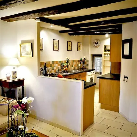 Town House, Gite De Charme 펜션 *