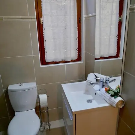 Town House, Gite De Charme 펜션 *