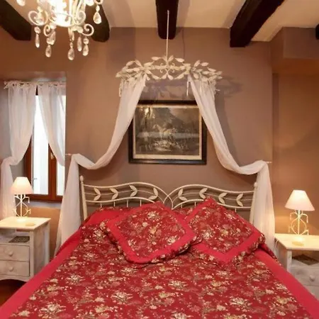 Town House, Gite De Charme 펜션