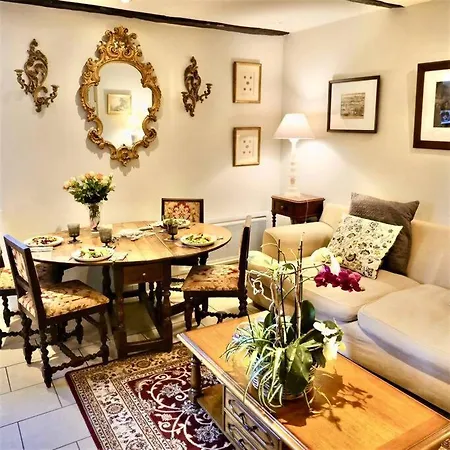 Holiday home Town House, Gite De Charme *
