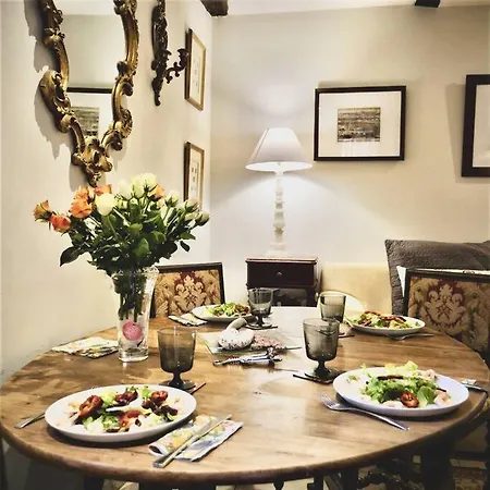 Town House, Gite De Charme 펜션 사흘라 라 카네다